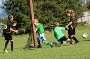 华体会在线下载-中国足球联赛休赛期安排与球员状态保持策略，中国足球队比赛安排