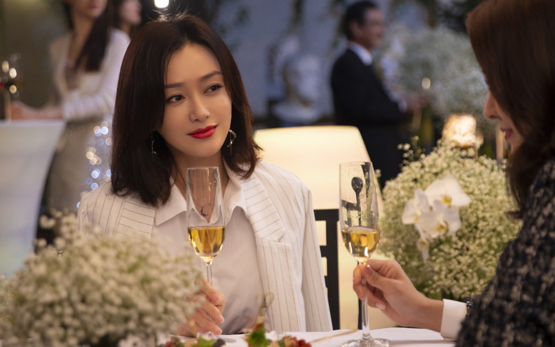 弗赖堡保持防守集中度有效遏制射门，弗赖堡新球场