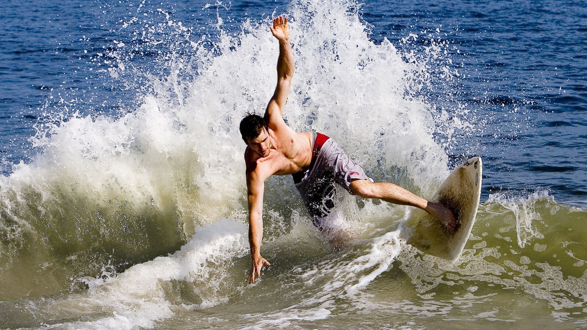 跳水队展现技术动作标准化发展趋势，跳水技术动作术语